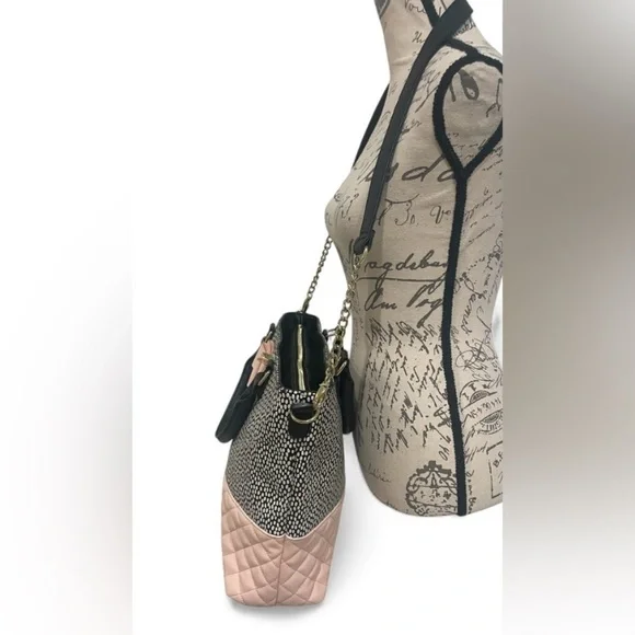 Betsey Johnson Bow Tote Quilted Blush & Black White 🎀 - Picture 7 of 10